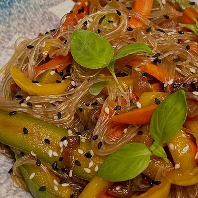 Постная фунчоза с овощами в People по цене 340 ₽