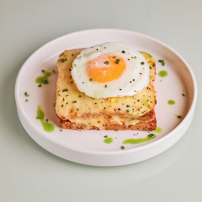 Крок Мадам в NIQA Patisserie & Cafe по цене 950 ₽