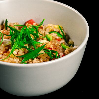 Рис с овощами и яйцом в Евразия по цене 385 ₽