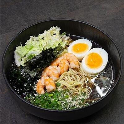 Рамен с креветками в Pho Tom по цене 590 ₽