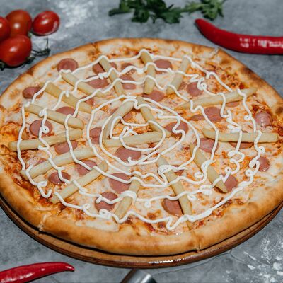 Пицца с сосисками в Doner home по цене 660 ₽
