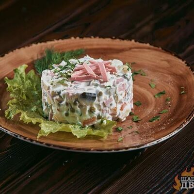 Салат Оливье c колбасой в Шашлычный двор по цене 392