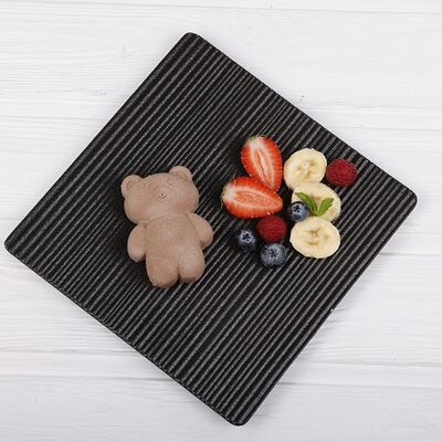 Мишка Киндер с ягодами и бананом в Double Coffee по цене 3450 ₸