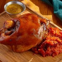 Свиная рулька с бигусом в BBQ Beer Restaurant