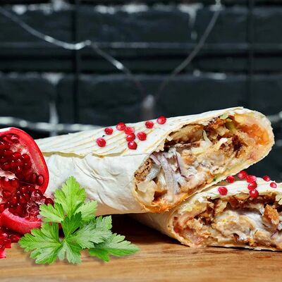 Грузинская шаурма с гранатом и кинзой в Шаурма Vaagovich по цене 425 ₽