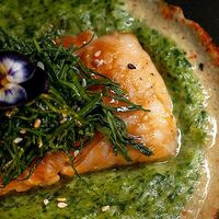 Судак со шпинатно-картофельным муссом в More More