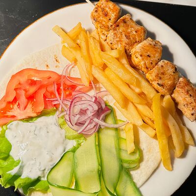 Сувлаки котопуло в Pita gyros по цене 475 ₽