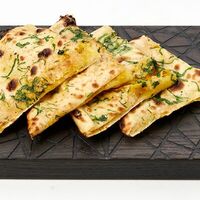 Лепешка с мясом ягненка и сыром в Saffron - Шафрон