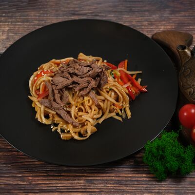 Удон в соусе терияки с говядиной в Японский городовой 64 по цене 360 ₽