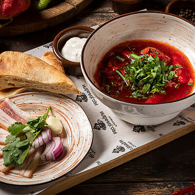 Борщ с говядиной в PRO.Хинкали by Novikov по цене 750 ₽