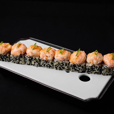 Запеченный с кальмаром ролл в Эндорфин по цене 670 ₽