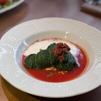 Голубцы с индейкой и овощами в JOY FOOD & WINE