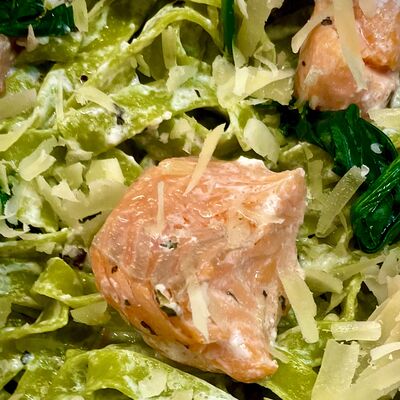 Шпинатные тальятелле с форелью в Povar Otti по цене 630 ₽