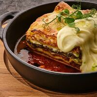 Лазанья с мясным рагу и шпинатом в Fatto a mano
