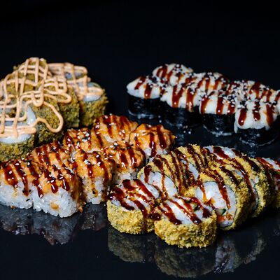 Сет Горячий микс в Sushi Box по цене 2150 ₽