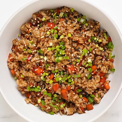 Чесночный рис с овощами в Ёбисан по цене 819 ₽