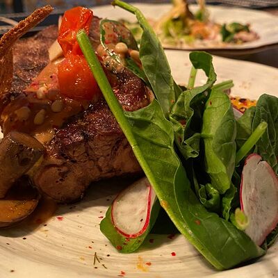 Стейк из языка в Караоке Соло по цене 820 ₽