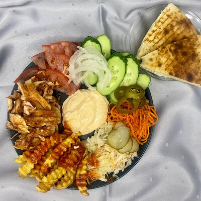 Хот-плейт с курицей в Doner Time Shawarma по цене 455 ₽