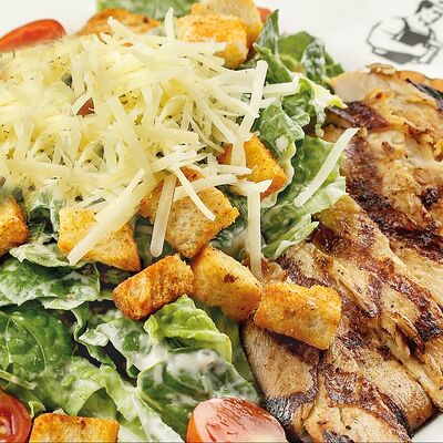 Салат Цезарь с курицей в Сварня по цене 550 ₽