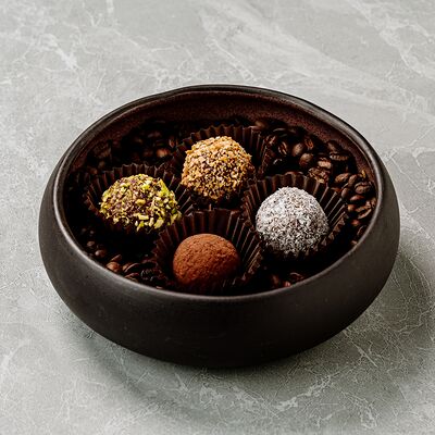 Трюфельные конфеты в Крем кафе по цене 390 ₽