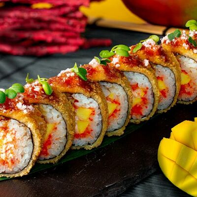 Ролл Манго-Лосось в Луиджи & Тосё по цене 439 ₽