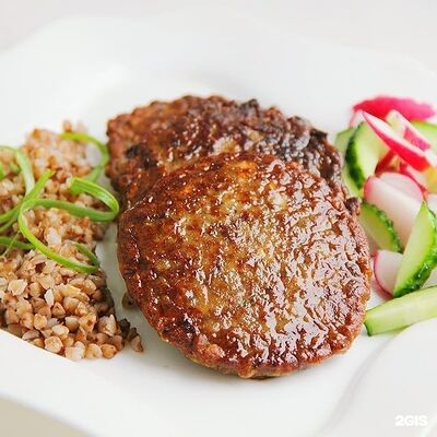 Котлета домашняя с гречей в Три печки по цене 460 ₽