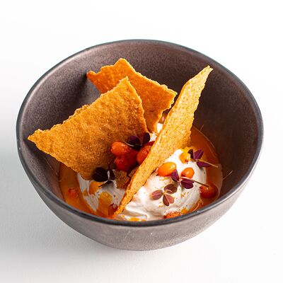 Облепиховый медовик в Matteos по цене 390 ₽