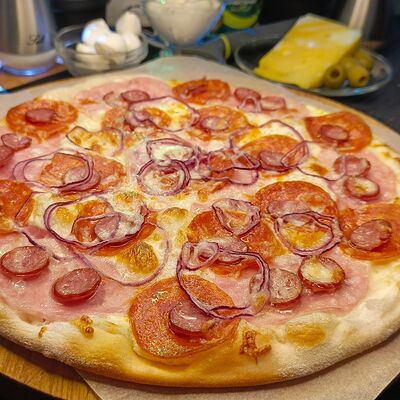 Пицца Охотничья в Хомячок по цене 1050 ₽