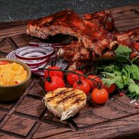 Ребрышки свиные в глазури из специй барбекю в The River Restaurant