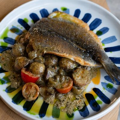 Сибас с картофелем конфи и зелеными оливками в ФишДиллерс по цене 1599 ₽