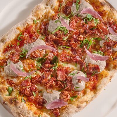 Римская пицца с беконом-фри и грибным муссомв Olivas по цене 969 ₽