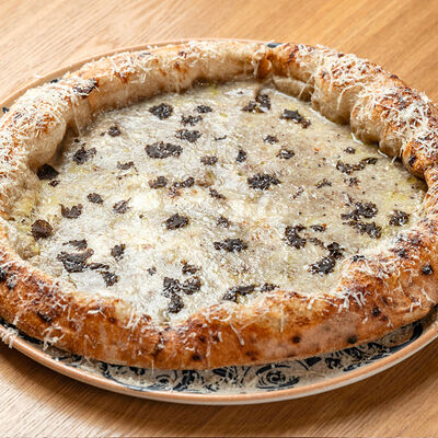 Пицца Трюфельная в Olio по цене 1190 ₽