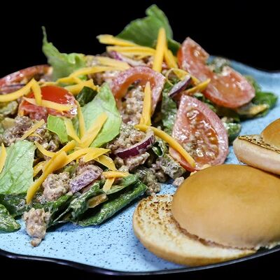 Салат Бургер в GQ по цене 650 ₽