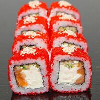 Ролл Калифорния с лососем в Toto sushi