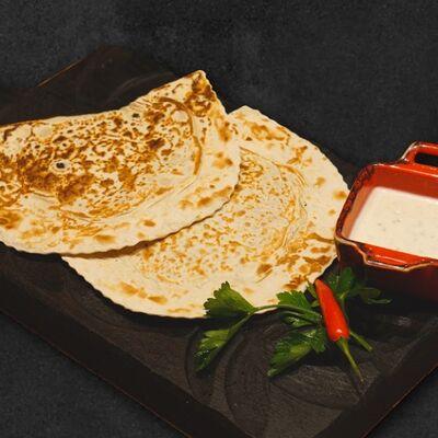 Чебуреки с двумя видами сыра в Брынза по цене 420 ₽