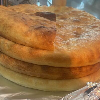 Пирог по-осетински с картофелем и сыром в Встречи у моря по цене 210 ₽