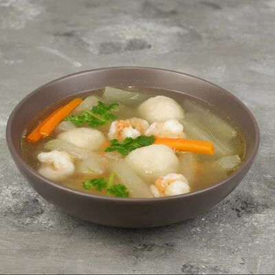 Суп с мясными фрикадельками и креветками в Китайские слухи по цене 1020 ₽