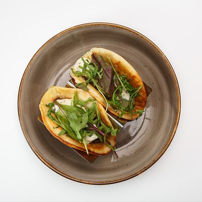 Панкейки с рваной говядиной в White Fox Cafe по цене 775 ₽