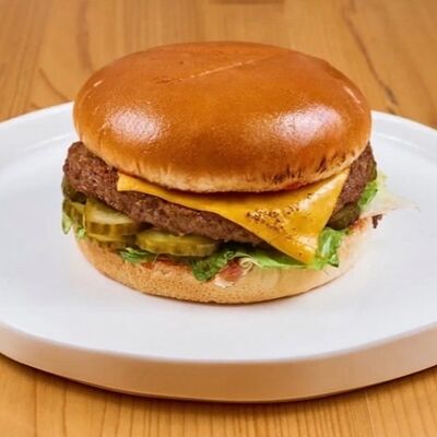 Чизбургер в 4 сыра по цене 720 ₽