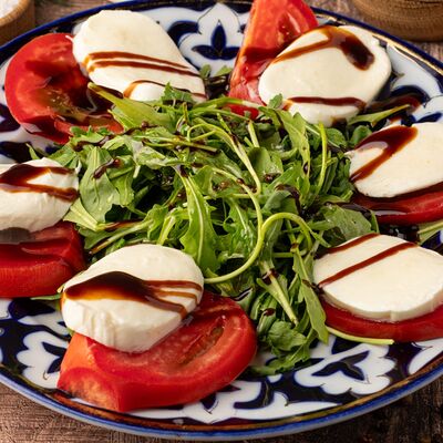 Салат Моцарелла в Щербет по цене 823 ₽