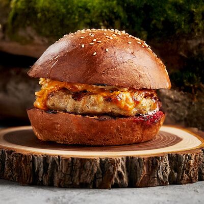 Копченая вишня с куриной котлетой в Гриль бар BQ по цене 655 ₽