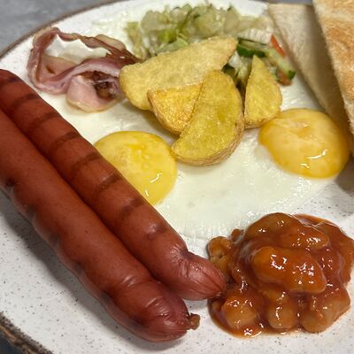 Завтрак по-английски в Black Hot Coffee по цене 742 ₽