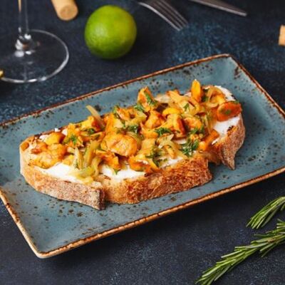 Брускетта с лисичками в Сохо по цене 590