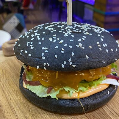 Большой Black burger в Пицца у дома по цене 400 ₽