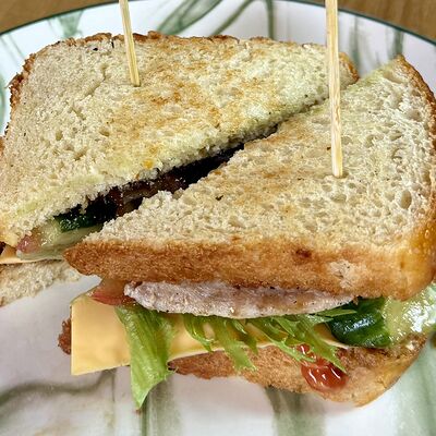 Кацу-Сандо (японский сэндвич с курицей) в Хочу! Creative Asian cafe по цене 490 ₽