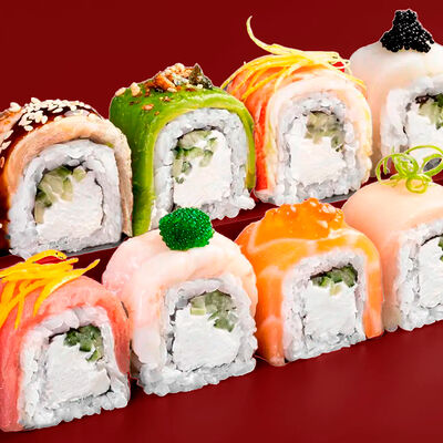 Фирменный ролл Tao Sushi Lab в Osteria Amici по цене 1650 ₽