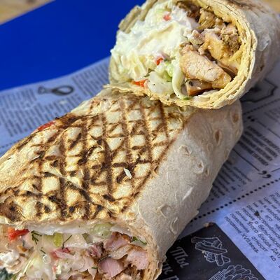 Шаверма обычная в Тут пекут по цене 450 ₽