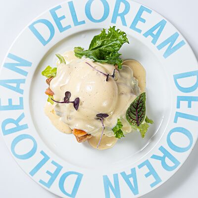 Завтрак с лососем в Delorean по цене 690 ₽