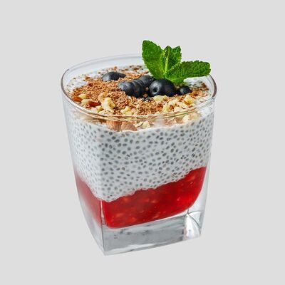 Чиа с клубникой в Бургари по цене 680 ₽