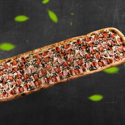 ЕлиМясоМужики метр в Epic Pizza - метровая пицца по цене 3719 ₽